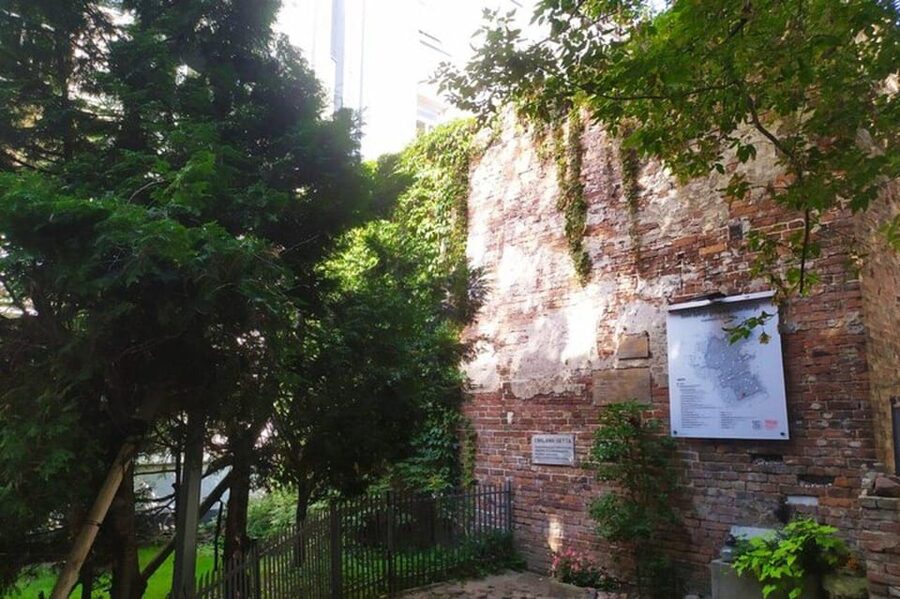 A unique walking tour of Jewish Warsaw -- past and present - Hala Mirowska: history beside everyday Warsaw