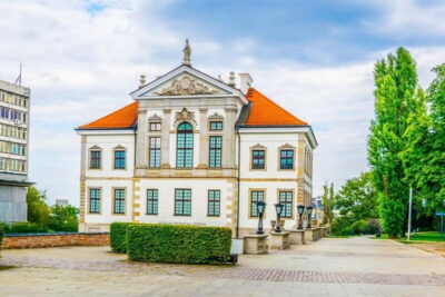 Chopin Tour in Warsaw with Skip-the-line Museum & Concert