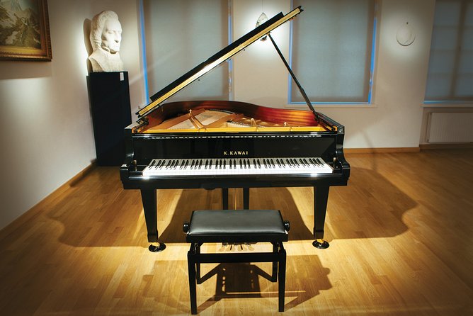 Daily live piano Chopin's concerts at 6:30 pm in the Warsaw Archdiocese Museum - Key highlights you’ll notice right away