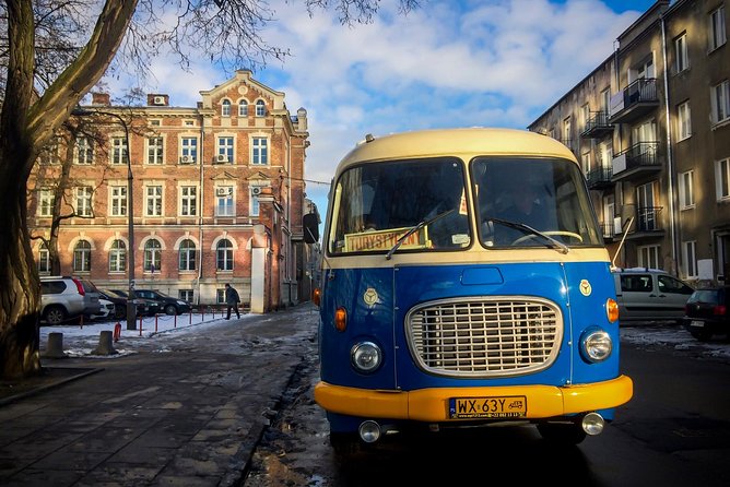 Discover the Dark Side of Warsaw in Praga District by Retro Bus - How the pace and walking time really feel