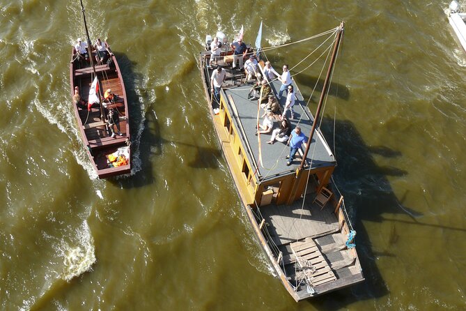 Discover Vistula River in Warsaw - Boat setup, staff, and how the onboard audio works
