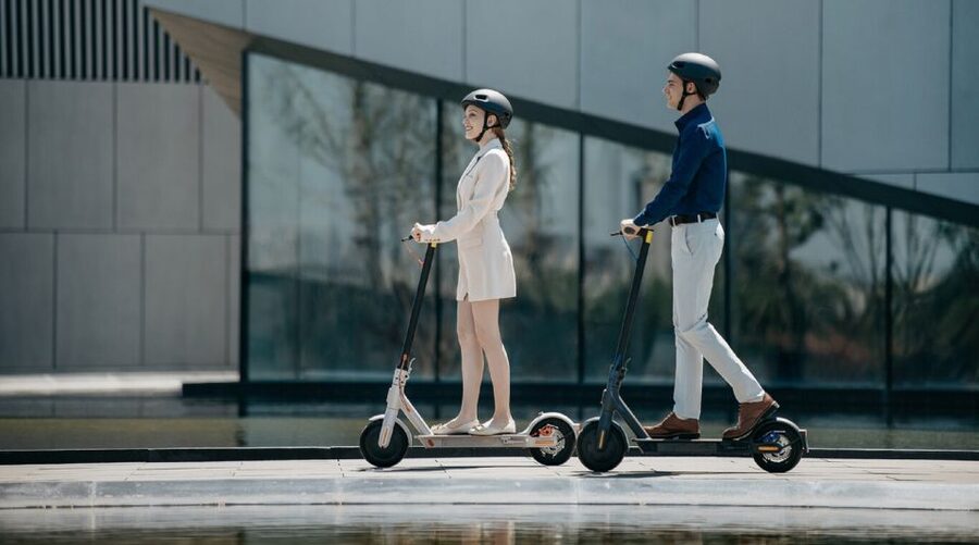 Electric Scooter Tour: Full Tour - 3-Hours of Magic! - Toward the modern center: Grzybowski Square, Próżna Street, and big landmarks
