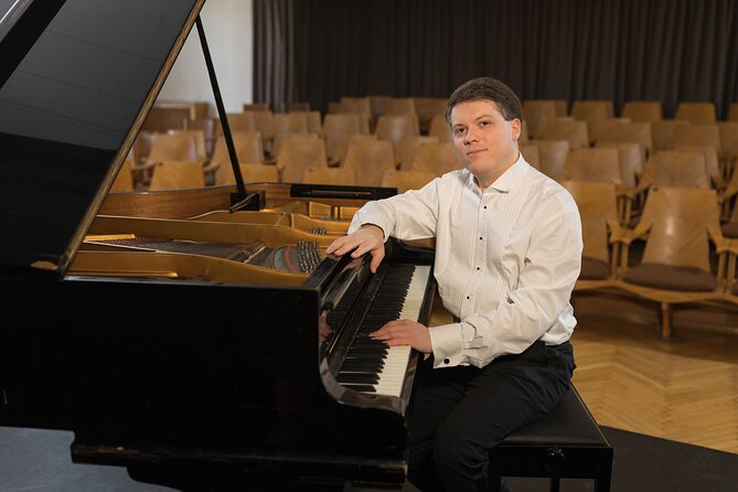 Everyday Chopin Concert at 7 PM with candlelight by the Castle - Price and Value: What You Really Get for About $29