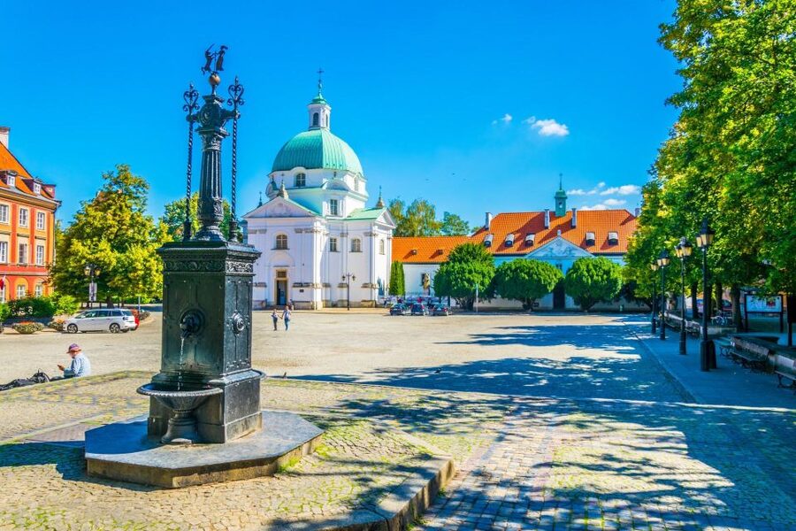 Family Tour of Warsaw Old Town with Fun Activities for Kids - Guide Style, Timing, and How Kids Stay Interested