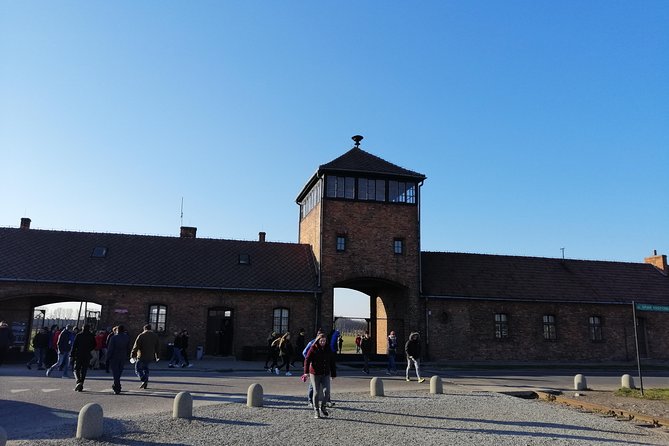 From Warsaw Auschwitz and Krakow one day tour by train with pick up and drop off - Krakow Old Town in about 3 hours, what you can actually do