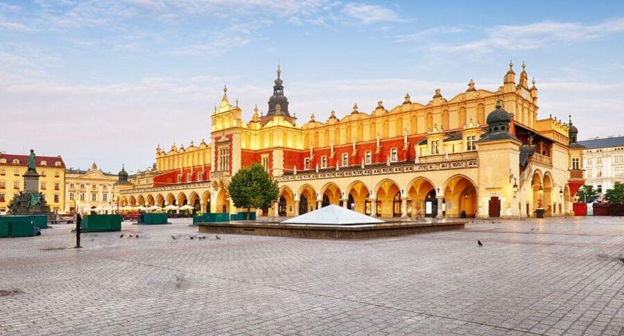 From Warsaw: Guided Tour to Auschwitz-Birkenau and Krakow - Auschwitz-Birkenau Guided Tour: What You Actually See