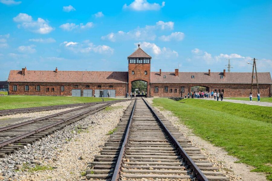 From Warsaw: Guided Tour to Auschwitz-Birkenau and Krakow - Price Value: What You Pay For, and Why It Can Be Worth It