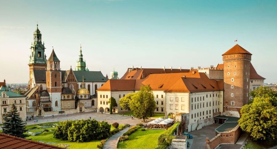 From Warsaw: Guided Tour to Wieliczka Salt Mine and Krakow - Why Wieliczka and Krakow work so well in one day