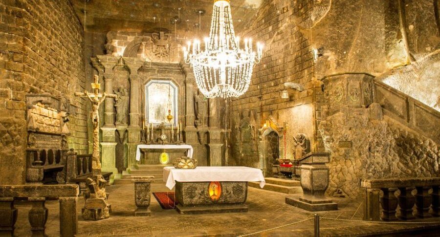 From Warsaw: Guided Tour to Wieliczka Salt Mine and Krakow - Krakow pickup that gets you moving, not waiting