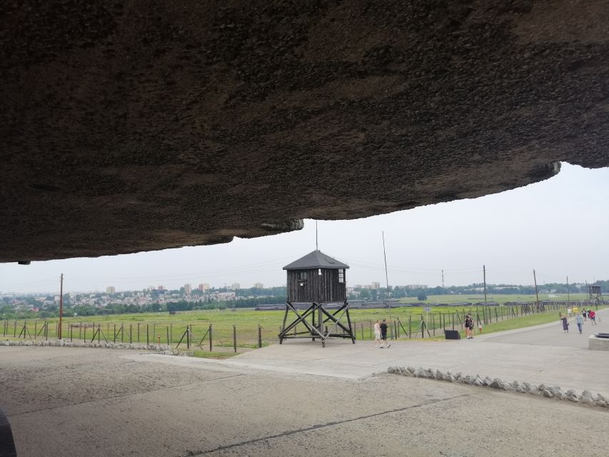 From Warsaw: Lublin and Majdanek State Museum Day Tour - The one-hour lunch and reset: how to use the free time well