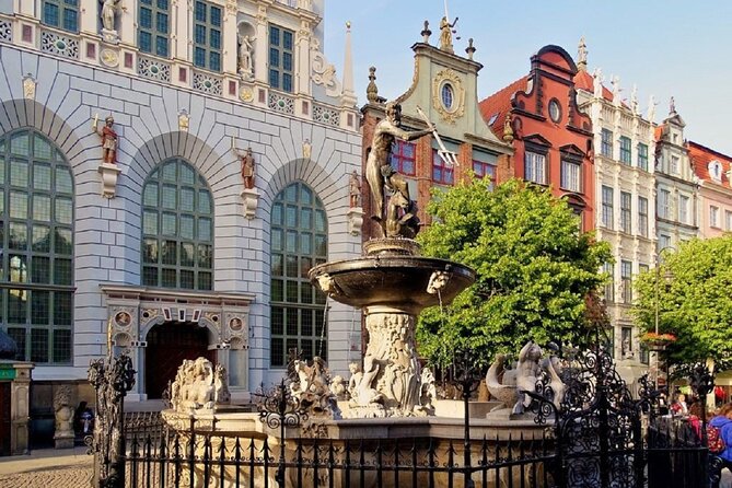 Gdansk and Malbork Castle Small Group Tour from Warsaw with Lunch - The big idea: a long Warsaw day with two very different payoff moments
