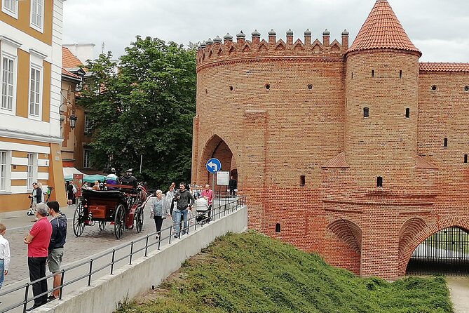 Half-Day Warsaw Layover Tour by Minivan with Airport Pickup - Meeting at Lotnisko Chopina arrivals 02, and staying on time