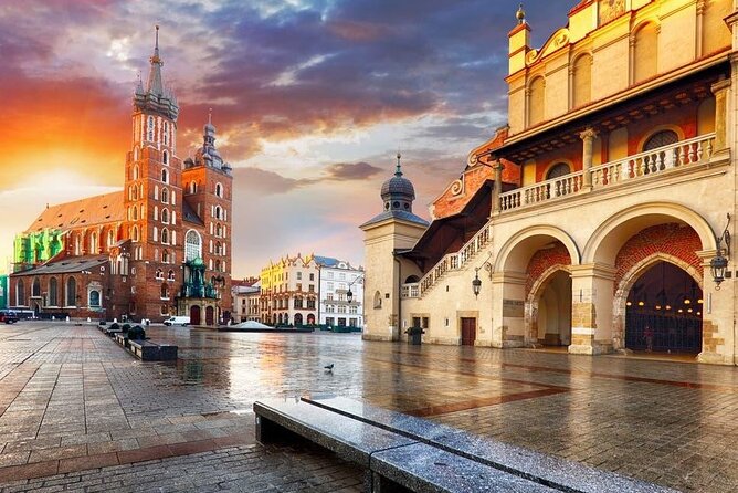 Krakow and Auschwitz Small Group Tour from Warsaw with Lunch - Guides make or break the pacing