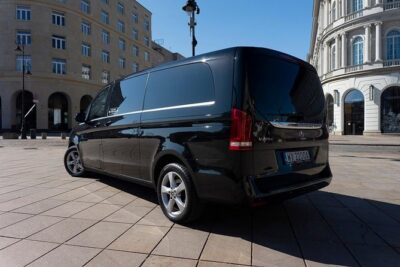 Luxury Warsaw Chopin Airport Transfer by private Minivan car