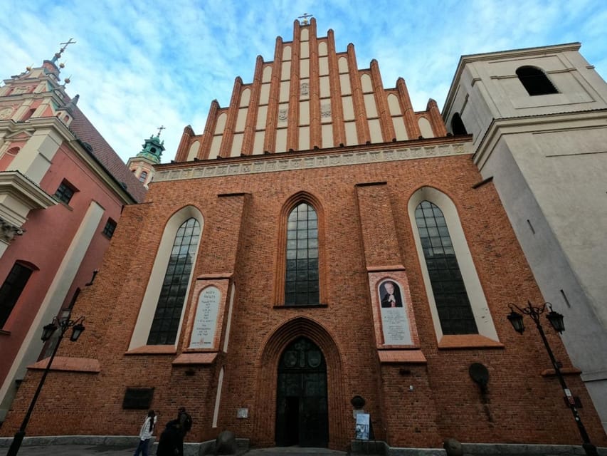 Medieval Warsaw Walking Tour with Smartphone App - A medieval Warsaw walking tour, powered by a phone game