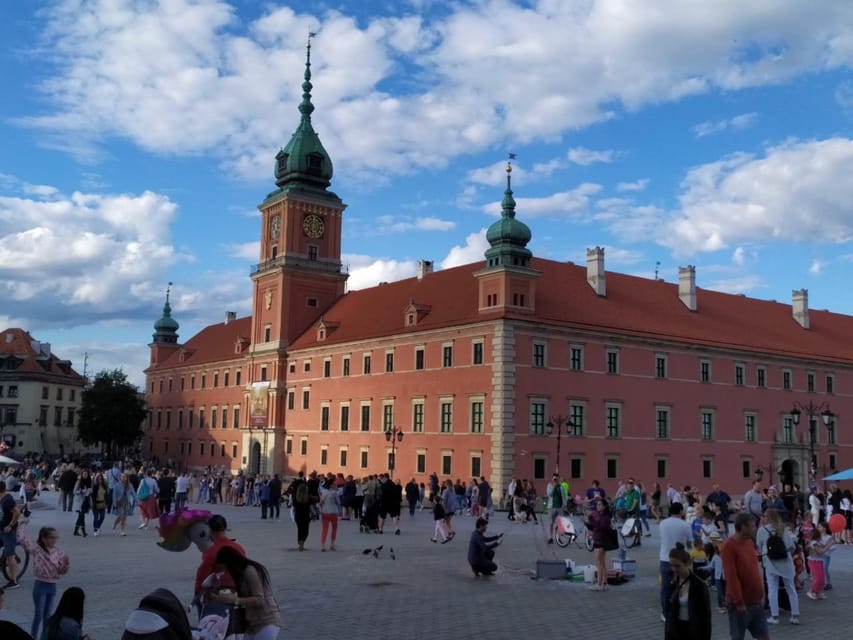 Medieval Warsaw Walking Tour with Smartphone App - 1652 role play: what the Lithuanian nobleman storyline adds