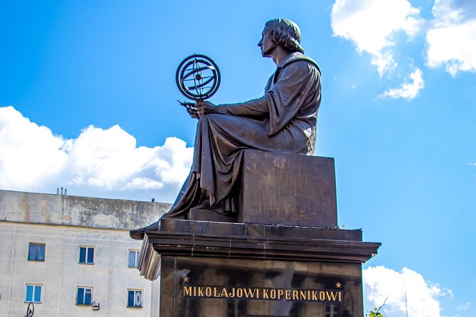 Old Town Warsaw Walking Tour - Guide Style and Group Size: Why Humor Helps With Heavy History