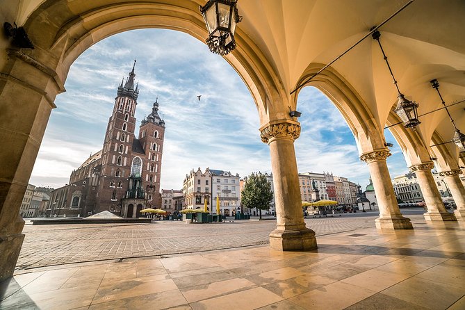 One day Cracow and Wieliczka Salt Mine private tour from Warsaw - Wawel Royal Castle from the outside, and why that still works