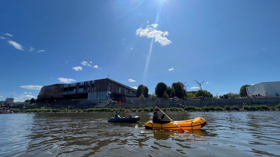 Packrafting kayaking guided tour Vistula river Warsaw Poland - Group size, boats, kids, and the balance between fun and safety