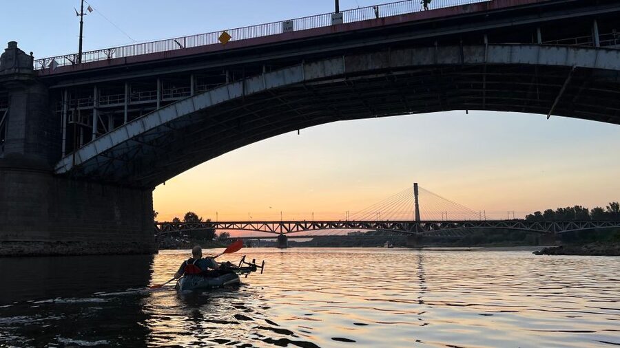 Packrafting kayaking guided tour Vistula river Warsaw Poland - Start at Port Czerniakowski, finish at Plaża Żoliborz, and keep sightseeing easy