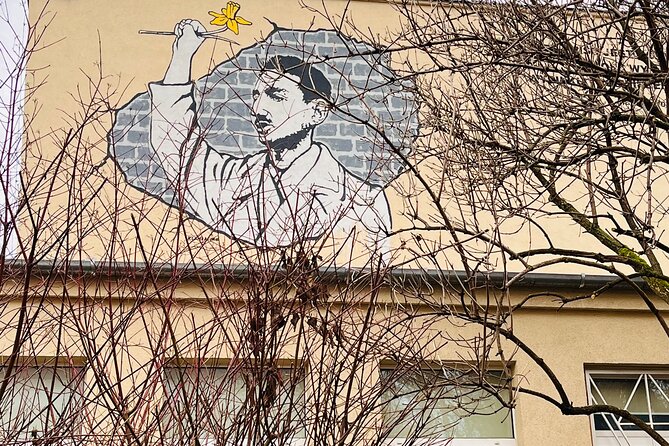 Past Meets Present in Warsaw's Jewish Ghetto - Why this Warsaw Jewish Ghetto walk feels different