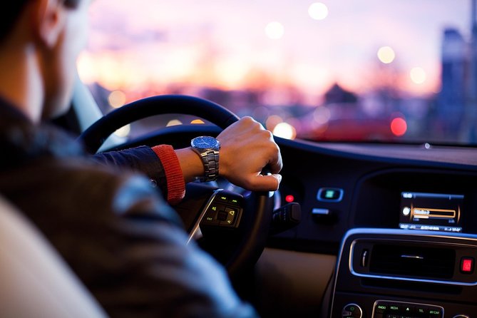 Private Arrival Transfer: Warsaw Chopin Airport - Meet and Greet at WAW: Name Sign, Waiting Time, and Delay Monitoring