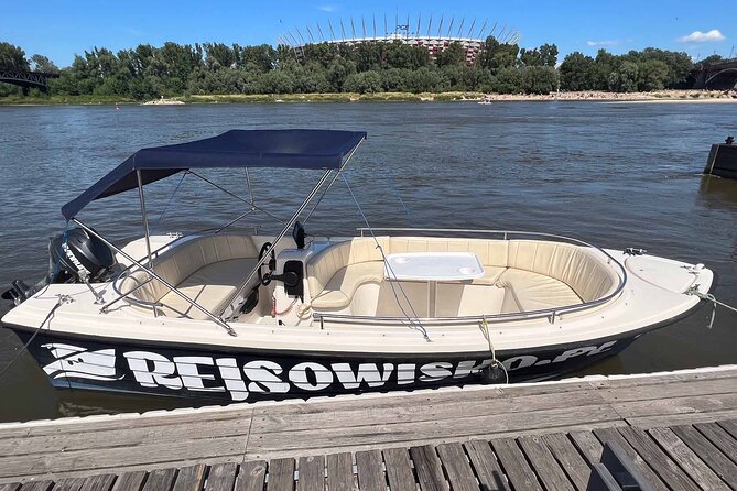 Rental of Motorboat for 5 on Vistula in Warsaw no Licenses Needed - Why a license-free motorboat on the Vistula feels like real control