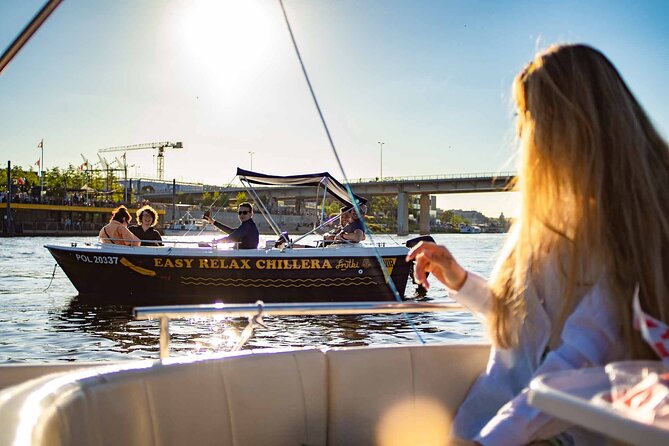 Rental of Motorboat for 5 on Vistula in Warsaw no Licenses Needed - The safety briefing, life jackets, and how the route keeps it simple