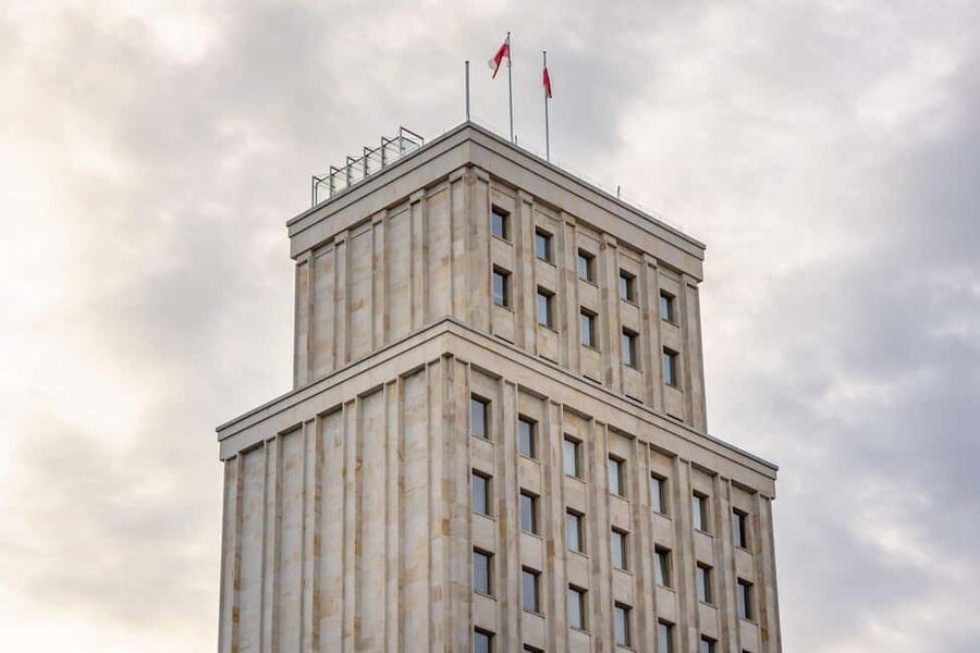 ROYAL & COMMUNIST WARSAW walking tour in English - Holy Cross Church, Adam Mickiewicz, and Kubusia Puchatka