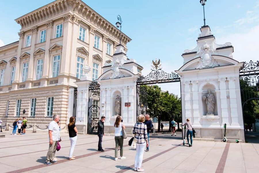 ROYAL & COMMUNIST WARSAW walking tour in English - The Palace of Culture and Science, the icon that reframed Warsaw