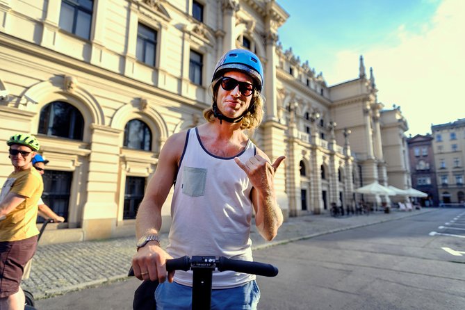 Segway Tour Warsaw: Old Town Tour - 1,5-Hour of Magic! - Multimedia Fountain Park and the memorial-focused finale