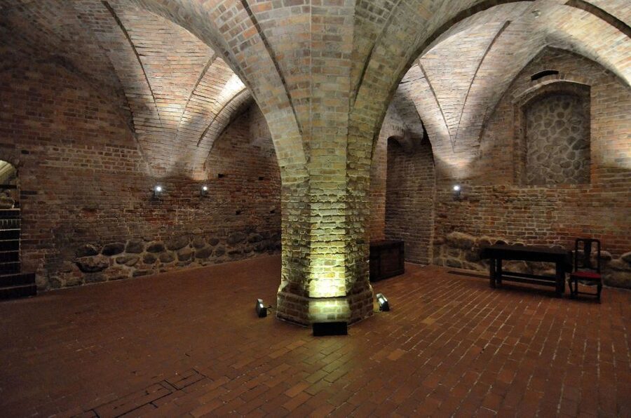 Skip-the-Line Warsaw Royal Castle Private Guided Tour - Choosing the 3-hour option: Old Town walking tour to Starówka