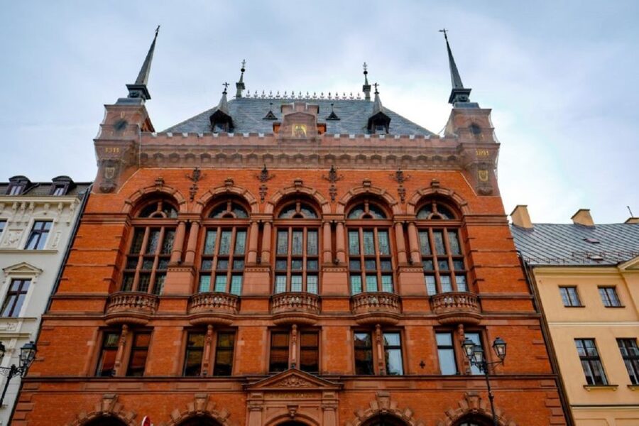 Small-Group Tour from Warsaw to Torun with Lunch - Lunch in Toruń: Quick, Local, and Plan-Your-Timing Important