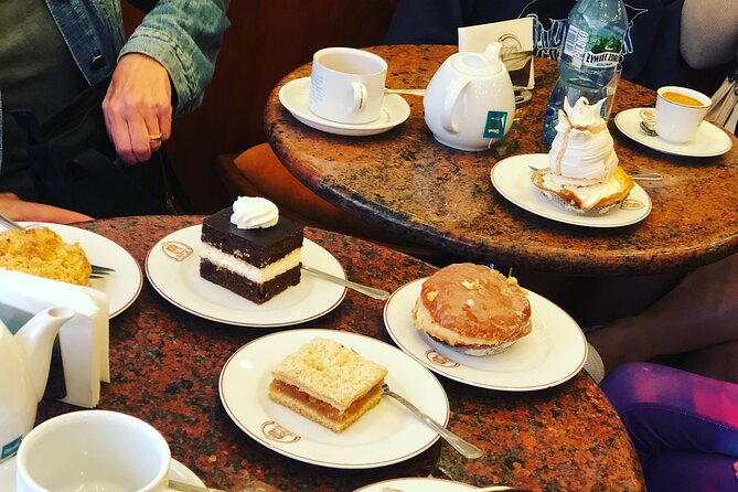 Taste of Poland, Old Town food tour and guided walk - 12 tastings - Starting at Plac Zamkowy, Then Eating Through Old Town