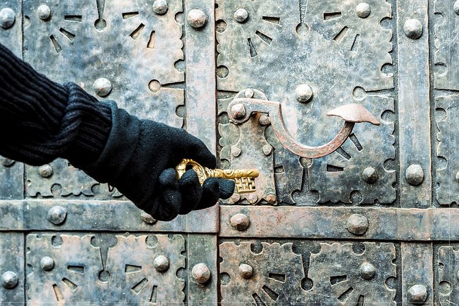 Undercover City Games: Warsaw - Old Town on foot, turned into a spy mission