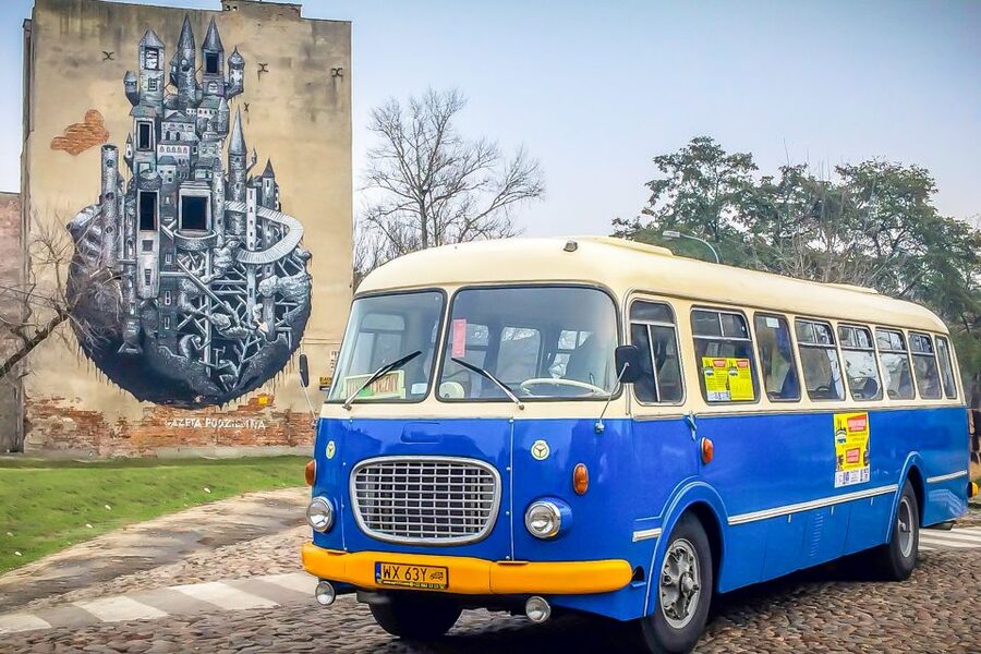 Warsaw: 2.5-Hour Dark Side - Praga District by a Retro Bus - Basilica of the Sacred Heart of Jesus: architecture that changes the scale