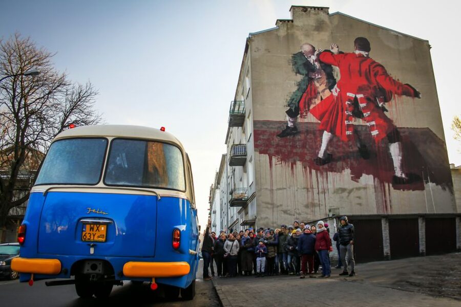 Warsaw: 2.5-Hour Dark Side - Praga District by a Retro Bus - Zabkowska, Brzeska, and Stalowa: street art you can actually track