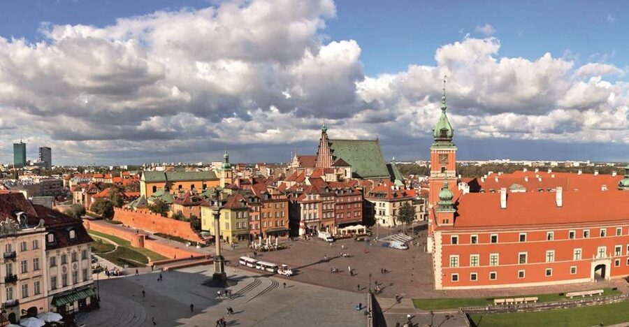 Warsaw: 2-Hour Old Town Walking Tour - Entering Warsaw’s Old Town with the WWII-to-UNESCO story in mind