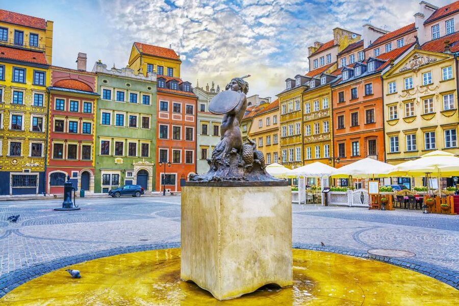 Warsaw: 2-Hour Old Town Walking Tour - Market Square and the old town’s everyday energy