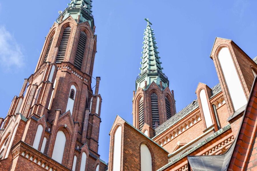 Warsaw: 2-Hour Praga Walking Tour - What the guide does well, especially if you have questions