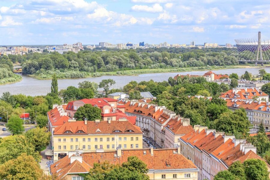Warsaw: 2-Hour Praga Walking Tour - Why Praga feels different from the postcard Warsaw you know