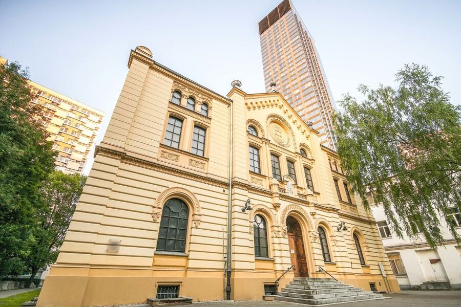 Warsaw: 2-Hour Tour of Daily Life in the Ghetto Warsaw - The ghetto wall remains and the preserved street: reading the city like a witness