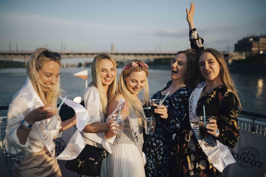Warsaw: Boat Party with Unlimited Drinks &VIP Club Entrance - Why This Warsaw Boat Party Works Better Than a Pub Crawl on Land
