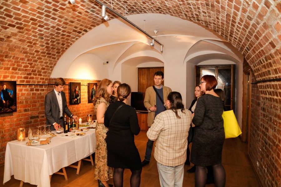 Warsaw: Chopin Concert in the Old Town - Intermission mead or apple juice, and how to use the pause