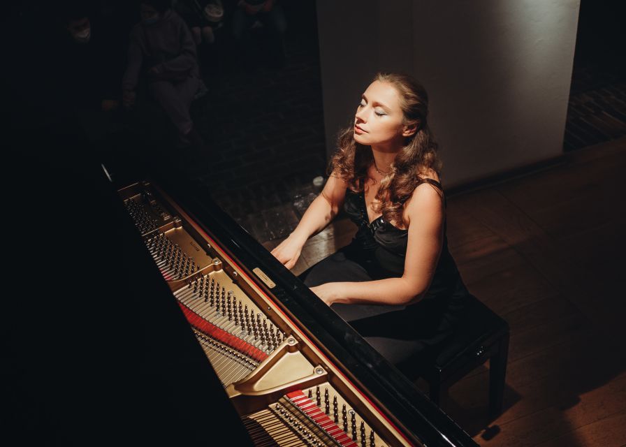 Warsaw: Chopin Concert in the Old Town - Close listening, salon-style acoustics, and the feel of the room