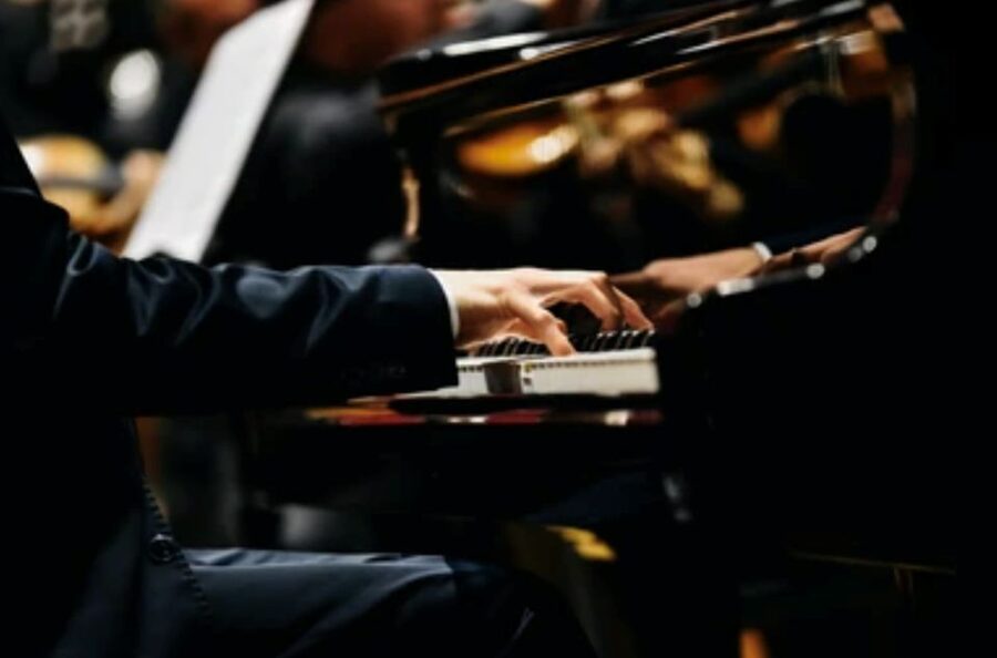 Warsaw: Chopin Concert Ticket With Glass of Champagne - Talking to the artist and getting your photo: the personal finish
