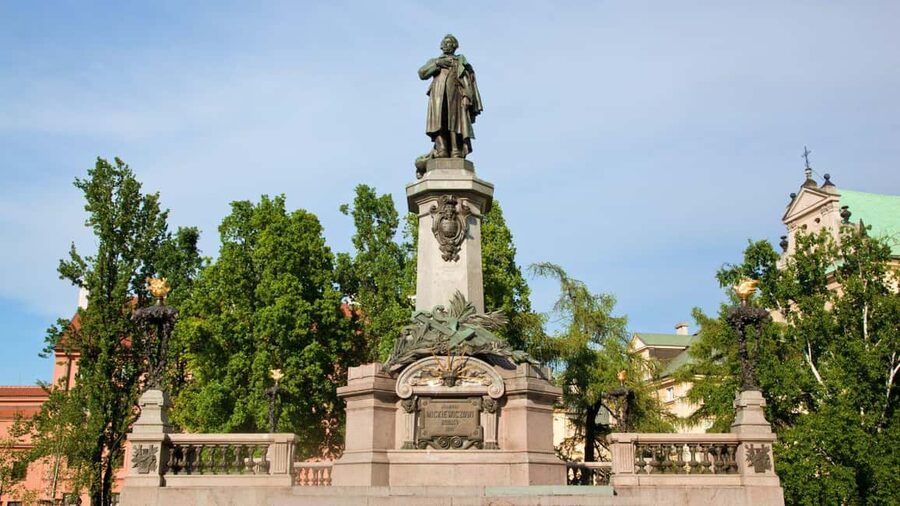 Warsaw City Game: Discovering Famous Polish Heroes - Who This Warsaw City Game Suits Best