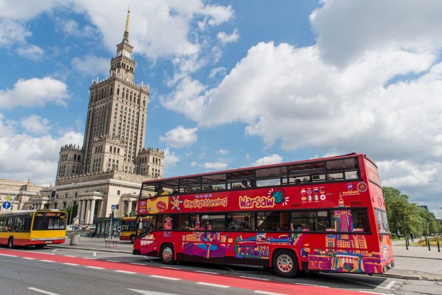 Warsaw: City Sightseeing Hop-On Hop-Off Bus Tour - Onboard audio and headphones: making the narration match the views
