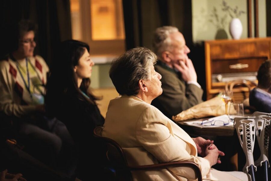 Warsaw Concert: Chopin – Painted by Candlelights with Wine - How the Evening Works: Wine, Candlelight, and Live Chopin