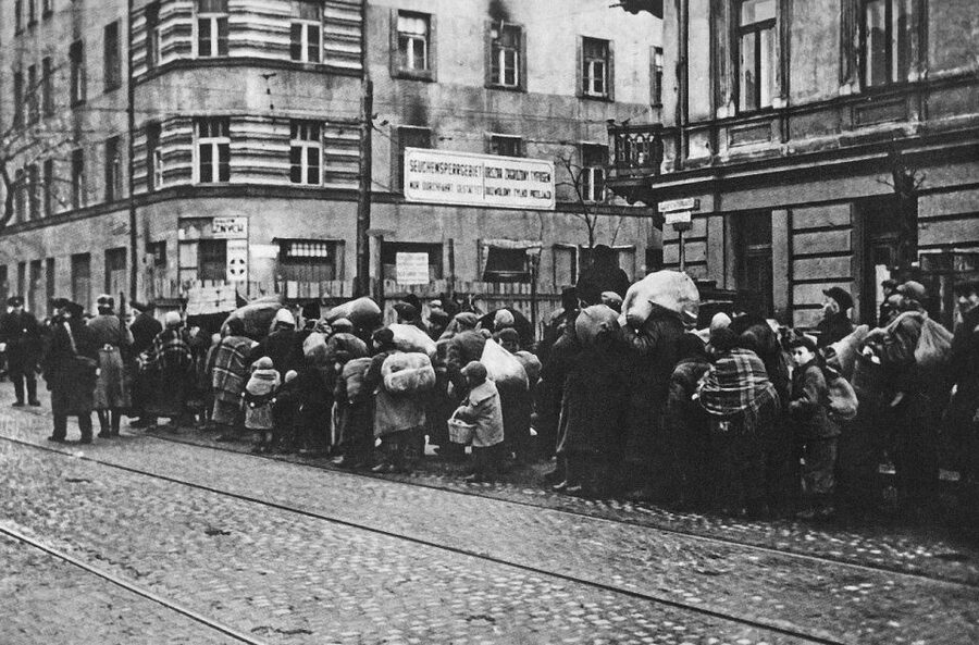 Warsaw Daily Jewish Ghetto Guided Tour with Jewish Cemetery - Meeting In Front of InterContinental Hotel, Then Into Moranow’s Ghetto Footprint